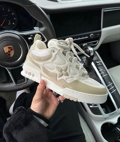 Lv Skate Shoes, Lv Skate Sneaker, Gon Olivier, Zapatillas Louis Vuitton, Sneaker Displays, Puma Outfit, Lv Sneakers, Louis Vuitton Sneakers, Buy Sneakers