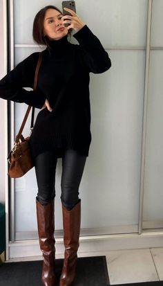 Outfits Bonitos, Leather Leggings Outfit, Glamour Style, Fashion Glamour, Glamour Fashion, Girls Boots, Leather Leggings, Outfits With Leggings, Casual Chic