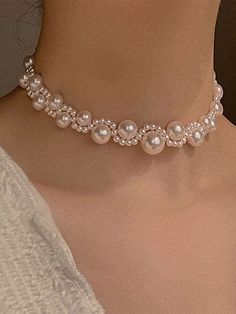 Alt Beaded Jewelry, Pearl Necklace Ideas, White Necklace Jewelry, Pearl Necklace Diy, Diy Pearl Jewelry, Pearl Jewlery, Fake Pearl Necklace, Tas Denim