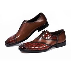 Sophisticated style lace-up dress shoes, crafted from cow leather and lined with pigskin, perfect for any formal outfit. Dress Shoes For Men, Pattern Wedding, Wedding Party Dress, Brogue Shoes, Crocodile Pattern, Leather Dress Shoes, Pig Skin, Leather Dress, Formal Shoes