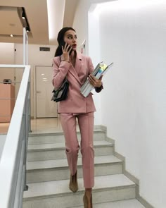 Look Working Girl, Lawyer Fashion, Lawyer Outfit, Girl Boss Style, Future Lifestyle, Professional Outfits, Business Attire