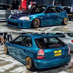 two pictures of the same blue car with gold rims