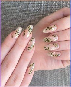 Flower Bouquet Nail Art, Leafy Nail Designs, Pretty Flower Nails, Jasmine Flower Nails, Cottage Core Nail Ideas, Flower Aesthetic Nails, Wedding Nails Flowers, Lily Of The Valley Nails, Unique Wedding Nails