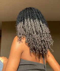 Unleash your beauty with our collection of curly hairstyles! Find your next head-turning look, from bouncy ringlets to soft, romantic waves. Two Strand Twist Natural Hair Women, Clean Hairstyles, Mini Twists Natural Hair, Twisted Hair, Protective Hairstyles For Natural Hair, Quick Natural Hair Styles, Natural Hair Twists