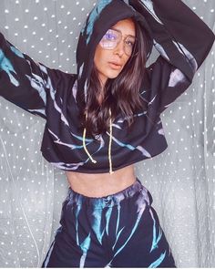 ✨ @lindsilanestyle // Cropped Hoodie & Joggers in Miami Vice MYRRHE black and white / tie dye / hoodie / #myrrhe / hand-dyed / made in Los Angeles / LA California / sweatshirt / croptop / cropped hoodie / stayhome wfh tiedye / quarantine / joggers / sweatpants  tracksuit / sweatsuit / spring style / Miami Vice metallic Miami Vice