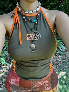 Y2k Earthy Aesthetic, Hippie Black Woman Outfit Aesthetic, Earthy Black Woman Jewellery, Black Earth Girl Aesthetic, Black Earthy Girl Aesthetic Jewelry, Feminine Black Women, Swag Girl Style