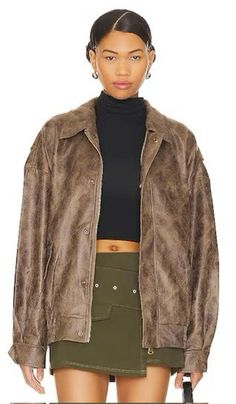 Trendy fall jackets for 2024, fall fashion finds, fall style, fall looks Abercrombie Outfits, Oakley Jacket, Oversized Black Sweater, Traditional Jacket, Technology Fashion, Celebrity Lifestyle, Fall Capsule Wardrobe, Music Entertainment