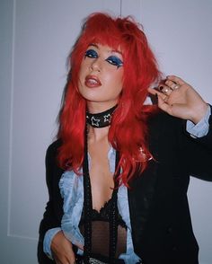 Glam Rock Makeup 70s, 70s Glam Rock Fashion, 80s Glam Rock Makeup, 80s Glam Rock Fashion, Glam Rock Hair, Goth Fashion Aesthetic, Glam Rock Makeup, David Bowie Costume, Freddy Costume