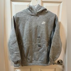 Nike Sportswear Club Kids Hoodie Size L New Bin 3.0112 Tops Nike, Xmas List, Club Kids, Kids Nike, Nike Shirts, Nike Sportswear, Christmas List, Kids Hoodie, Kids Shirts