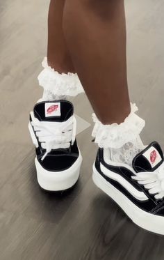 Ruffle Socks, Pretty Shoes, Shoe Game, Sneaker Head, Cute Shoes, Fit Inspo