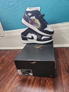 Nike Air Jordan 1 Mid (GS)‘Hologram’ Black/Concord Sz.6Y/Wmns.7.5 (DR9495-001) | eBay Air Jordan 1 Mid Gs, Nike Air Jordan 1 Mid, Nike Air Jordan 1, Air Jordan 1 Mid, Jordan 1 Mid, Air Jordan 1, Nike Air Jordan, Jordan 1, Air Jordan