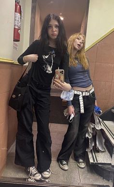 Looks Pinterest, Feb 7, Swaggy Outfits, 2000s Fashion, Looks Style, Looks Vintage, Dream Clothes, Grunge Outfits