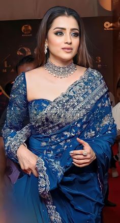 Trisha Trisha Saree Pics, Outfit Ideas Indian, Blue Designer Saree, Lehanga Bridal, Trisha Saree, Ponniyin Selvan, Indian Bridesmaids, Saree Ideas, Trisha Krishnan