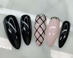 Custom Press On Nail Designs, Black Press On Nails, Press On Nails Black, Nail Art Photos, Fake Nails Designs, Custom Press On Nails, Short Press On Nails, Neutral Pink, Action Verbs