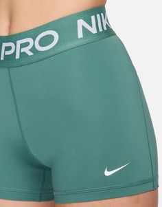 Shorts by Nike Training Training is now in session High rise Branded elasticized waistband Flatlock seams help reduce friction bodycon fit Short Nike Pro, Workout Woman, Short Nike, Woman Clothes, Nike Training, Winter Party Dress