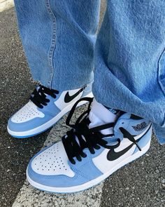 #nikedunks#aesthetic #luxury #shoes #jordan Nike Shoes Women Fashion, Jordan Shoes Girls