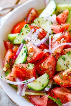 Tomato Cucumber Salad - #tomato #cucumber #salad #eatwell101 #recipe - This tomato cucumber salad is light and refreshing - perfect for a casual dinner or feeding a crowd at a potluck party. - #recipe by #eatwell101® Cucumber Tomato And Onion Salad, Tomato And Onion Salad, Salad Appetizer Cups, Salad Art, Appetizer Cups, Salad Aesthetic, Salad Recipe Ideas, Slow Cooker Dinners, Tomato Salad Recipes