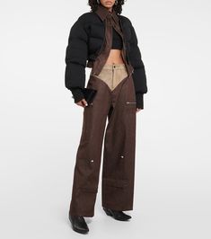 High-rise wide-leg cotton cargo pants in brown - Didu | Mytheresa Rhianna Cargo Pants, Luxury Mid-rise Bottoms With Cargo Pockets, Luxury Casual Wide-leg Cargo Pants, Cargo Pants Style, Cotton Twill Jacket, Cotton Cargo Pants, Womens Quilted Jacket, Cropped Zip Up, High Rise Style