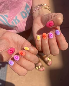 Cartoon Flower Nails, Funky Nail Inspo Short, Two Different Hand Nails, Bold Summer Nails, Different Color Hands Nails, Girliesigns Account, Cute Funky Nails Summer, Funky Nails Inspo Summer, Hippie Nail Art Boho