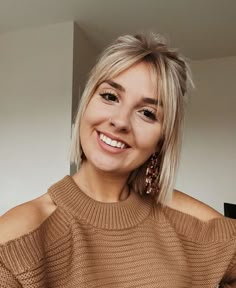 50 SHORT HAIRSTYLES THAT LOOKS SO SASSY - valemoods Hair Codes, Bob Hairstyles With Bangs, I Love Him So Much, Highlights Blonde, Blonde Hair Color Ideas, Bob Haircut For Fine Hair, Dirty Blonde Hair, Hairdos For Short Hair, Blonde Hair Looks