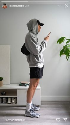 Athleisure Fits Men, Mens Clothing Styles Athletic, Mens Outfit With Shorts, Mens Fashion Sporty Casual, Streetwear Men Outfits Graphic Tee, Gronala Guy Outfit, Male Athleisure Outfits, Men In Their 20s Style, Athleisure Outfits Men Casual