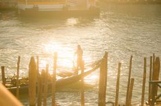 Venice, Italy 2022.
Ig:@artphotoji🌞
#analog #35mm #analogphotography #film #filmphotography #aesthetic #grain #travel #kodak #photographer Italy Estetic, Venice Film Photography, Italy Vintage Aesthetic, Filming Aesthetic, Aesthetic Film Photos, Venice Italy Aesthetic, Venice Aesthetic