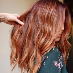 Red Hair Color Shades, Highlights Ideas, Perfect Hair Color, Color Highlights, Strawberry Blonde Hair, Hair Color Shades, Medium Hairstyles