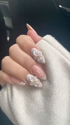 Rhinestone Almond Nails Designs, New Nail Trends 2025, Small Almond Nails Acrylic, Nails 2025 Trends, Gelish Inspo, 2025 Nail Trends, Pretty Almond Nails, Nail Ideas Almond Shape, Aesthetic Almond Nails