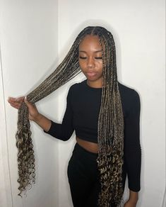 Braids With Honey Blonde And Black, Blond Brown Black Braids, Honey Brown And Black Braids, Blonde Braids Mixed With Black, Honey Blonde Plaits, Natural Hair Box Braids, Braids Ideas, Pretty Braids, Short Box Braids Hairstyles