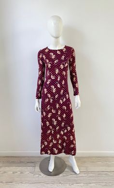 Vintage 1970s monkey print maxi dress. No labels, appears homemade. No closures, pullover style. Fits like a small. Feels like a poly/acrylic jersey. Excellent vintage condition. Please message me with any questions. Measurements shoulder 15 sleeves 23 bust 34 (up to 38) waist 27 (up to 32) hip 33 (up to 39) length 52 more vintage clothing  https://www.etsy.com/shop/prizesforarla instagram: prizesforarla international buyers: Please note that your order may be subject to customs charges and taxe Vintage 1970’s Dresses, 1970s Fitted Maxi Length Vintage Dress, 1970s Fitted Multicolor Maxi Dress, 1970s Vintage Print Long Sleeve Dress, 1970s Floral Print Maxi Dress, 1970s Dress, Monkey Print, Dress 70s, 1970s Dresses