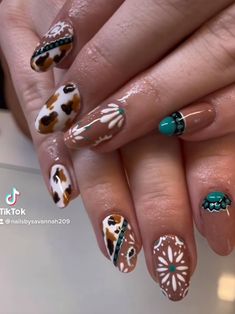 Fall Nail Designs Western, Cowgirl Christmas Nails, Hunting Nail Art, Duck Camo Nails, Punchy Fall Nails, Western Nail Inspo Acrylic, Hunting Season Nails, Country Fall Nails, Hunting Nails Designs