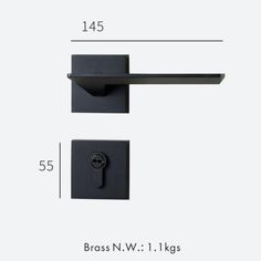 an image of a door handle with measurements for the handles and knobs on it