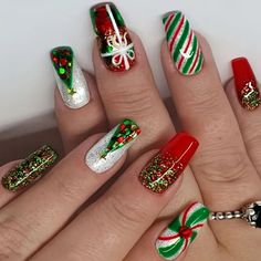 24pcs Red & Green Sparkling Christmas Press-On Nails Set, Medium Ballet Shape With Glitter Accents, Includes Jelly Adhesive & Nail File Festive Nail Art, Body Chains, Nail Forms, Festival Nails, Xmas Nails, Stick On Nails, Christmas Nail Designs, Christmas Nail, Christmas Nail Art