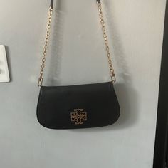 Used Pristine Condition Tory Burch Britten, Tory Burch Bags, Tory Burch Bag, Leather Clutch, Crossbody Bags, Convertible, Tory Burch, Leather Bag, Bag Lady