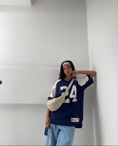 Jersey Outfit, Foto Poses, Montreal Canada, Football Jersey, Looks Style, Lookbook Outfits, Streetwear Outfit