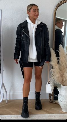 Edgy Leather Jacket For Fall Streetwear, Leather Biker Jacket For Fall Streetwear, Cropped Leather Jacket For Fall Streetwear, Fall Streetwear Biker Tops, Oversized Leather Jacket Outfits Hailey Bieber, Financial Abundance, Cold Outfits, The Law Of Attraction, Looks Street Style