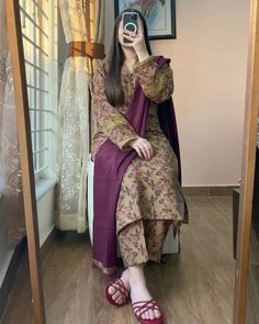 Normal Kurti, Modest Hijabi Outfits, Baby Dress Embroidery, Pretty Dresses Casual, Girl Dps, Moslem Fashion, Desi Outfits