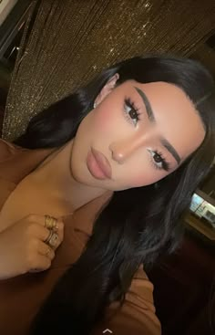 Cybercore Outfit, Art Photography Aesthetic, Tan Makeup, Nikita Dragun, Black Tiktok, Outfit Coquette, Trending Clothes, Natural Glam Makeup, Latina Makeup