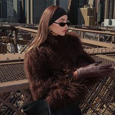 Old Money Winter, Fur Outfit, Nyc Outfits, Headband Outfit, London Outfit, Winter Chic, Outfit Inspo Fall, Professional Outfits