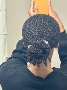 Styling Twists, Thick Natural Hair, Quick Natural Hair Styles, Black Hair With Highlights, Mini Twists, Clip Hairstyles, Hair With Highlights, Natural Styles, Hair Crush