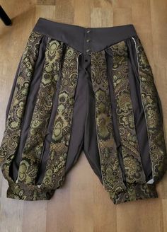 Mens Garb, Elizabethan Costume, Jester Costume, Elizabethan Era, Fair Outfits, Ren Fair, Medieval Costume, Glad Rags, Century Clothing