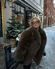 Old Money Winter, Chique Outfit, Autumn Fits, Classy Aesthetic, Looks Street Style, Fall Fits, Coat Outfits