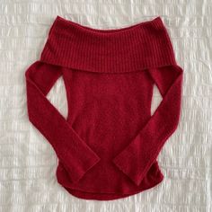 Red Clothes Png, 2000s Fall Fashion, Png Clothes Aesthetic, Gum Mint, Cargo Sweats, Mini Skirt Outfit, Pretty Aesthetic, Articles Of Clothing, Looks Party