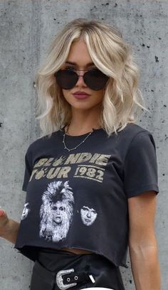 Platinový Blond, Lowlights Blonde, Summer Blonde, Blonde Hair Inspiration, Blonde Hair Looks, Smokey Eyes, Short Hairstyle, Short Blonde, Summer Hair Color