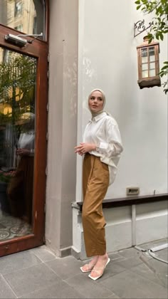 Earth Tone Outfits Casual Hijab, Earth Tone Outfits Casual, Office Outfits Women Hijab, Hijab Work Outfit, Outfit With Hijab, Muslim Women Outfits, Hijab Style Ideas, Hijab Office, Formal Ootd