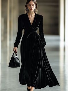 Black Clothing, Womens Clothing Stores, Wearing Black, Online Womens Clothing, Sustainable Fashion, Clothing Store, Vintage Outfits, Women's Clothing, Velvet