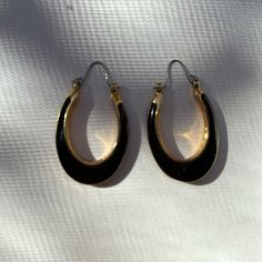 Black And Gold Oval Earrings Nwot Approximately 3/4x1.25 Beautiful And Lightweight Great Color Combination, Can Be Worn With Almost Any Outfit Sleek Looking Great For Casual Wear As Well As Formal Events Comes In Organza Pouch Comes From Smoke Free Home Gold Oval Earrings, Organza Pouch, Oval Earrings, Jewelry Black, Oval Earring, Black Jewelry, Glass Earrings, Black Glass, Color Combination