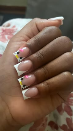 Nails For Back To School Acrylic Short, Hello Kitty Nails No Charms, Mexican Style Nails Almond, Short Acrylic Nails Duck, Short Pink French Tip Acrylic Nails, Duck Nails Hello Kitty, Short Duck Nails Design, Nails No Charms, Duck Nail Ideas