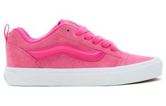 Pink Vans, Jordan Shoes Retro, Shoes Retro, Chic Fall Outfits, Vans Style, Fit Ideas, Streetwear Fashion Women, Black Sneakers, Dream Shoes