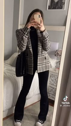 Work Outfit Business Casual Winter, Size 12 Business Casual Work Outfits, Business Casual School Outfits, Edgy Smart Casual, Business Casual Outfits For School, Autumn Outfits Aesthetic Classy, Professional Chic Outfits, Mockneck Top Outfit, Semiformal Outfit Mujer